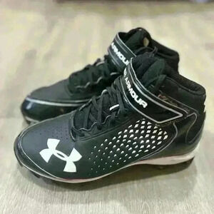 Under Armour Renegade Black Football Cleats Men’s Size 8